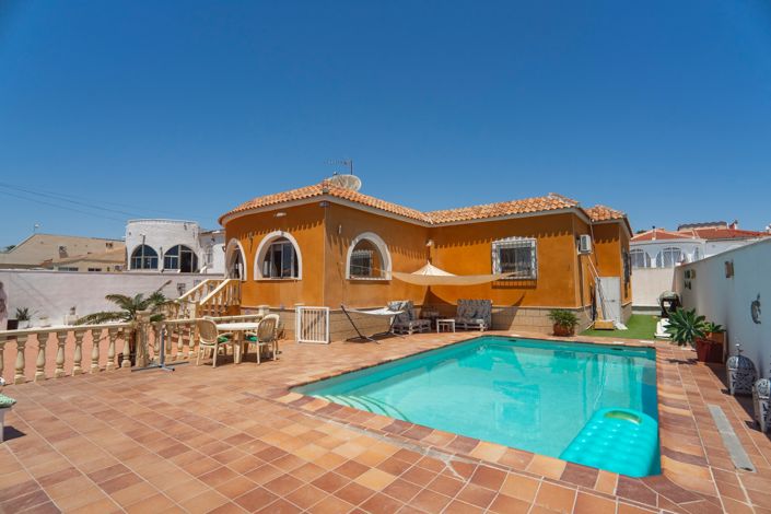 Image No.4-Villa de 4 chambres à vendre à Ciudad Quesada