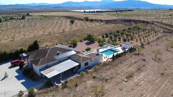 Image No.4-4 Bed Villa for sale