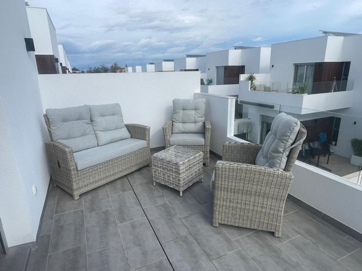 Image No.27-3 Bed Villa for sale