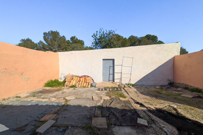 Image No.23-Villa for sale