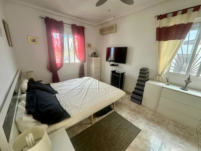 Image No.25-2 Bed Bungalow for sale