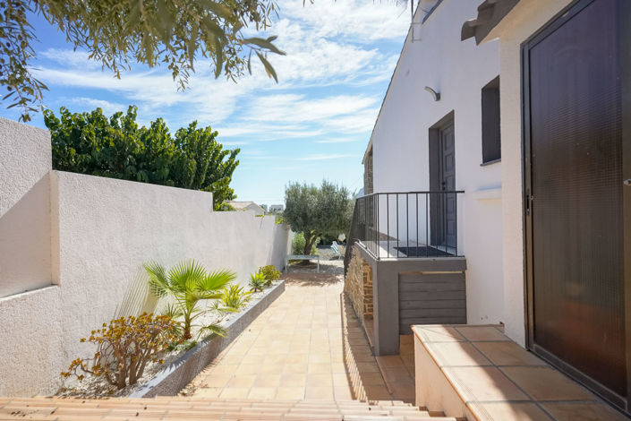 Image No.42-5 Bed Villa for sale