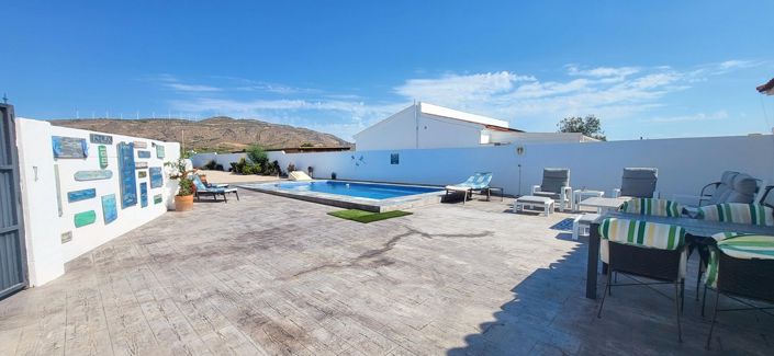 Image No.2-3 Bed Villa for sale
