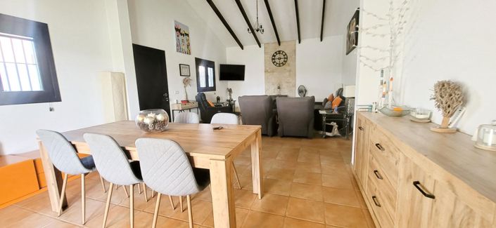 Image No.27-3 Bed Villa for sale