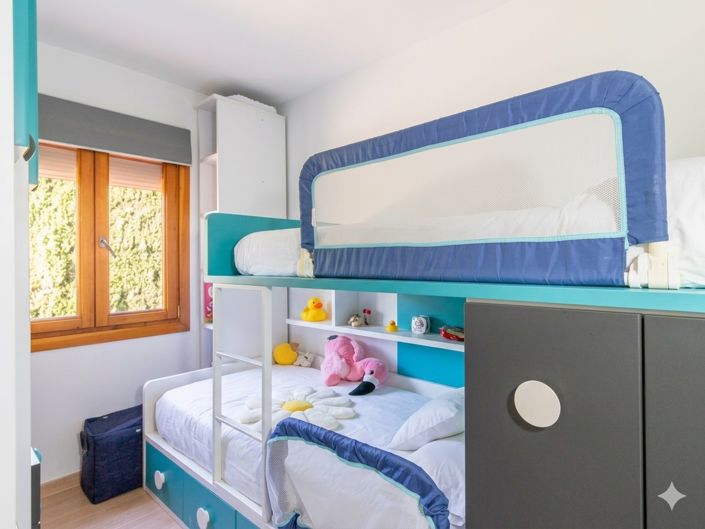 Image No.11-6 Bed Country House for sale