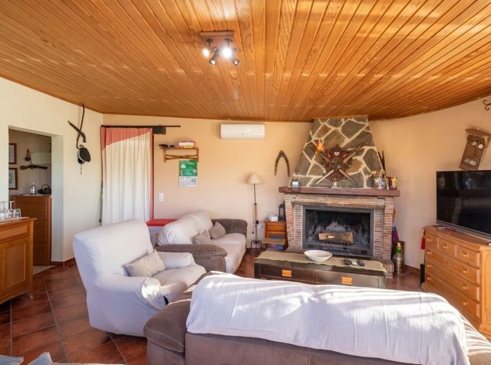 Image No.4-6 Bed Country House for sale