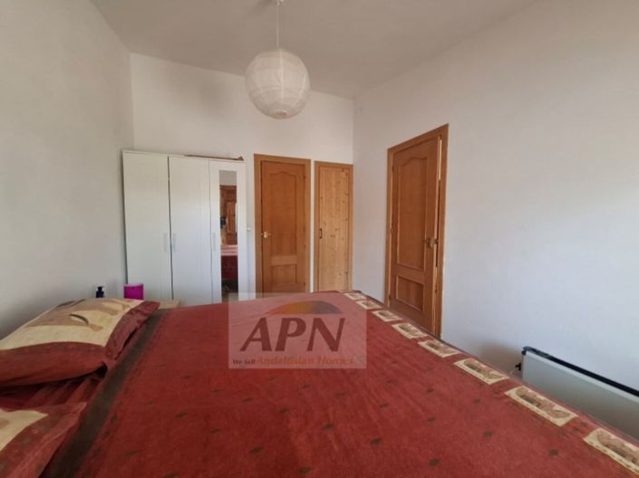 Image No.18-4 Bed Country House for sale