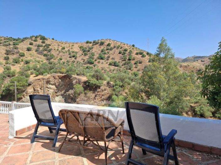 Image No.28-4 Bed Country House for sale