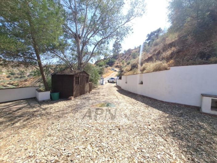 Image No.3-4 Bed Country House for sale