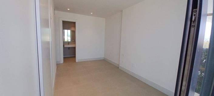 Image No.18-3 Bed Apartment for sale
