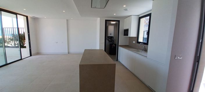 Image No.21-3 Bed Apartment for sale