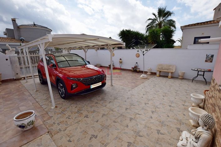 Image No.2-4 Bed Villa for sale