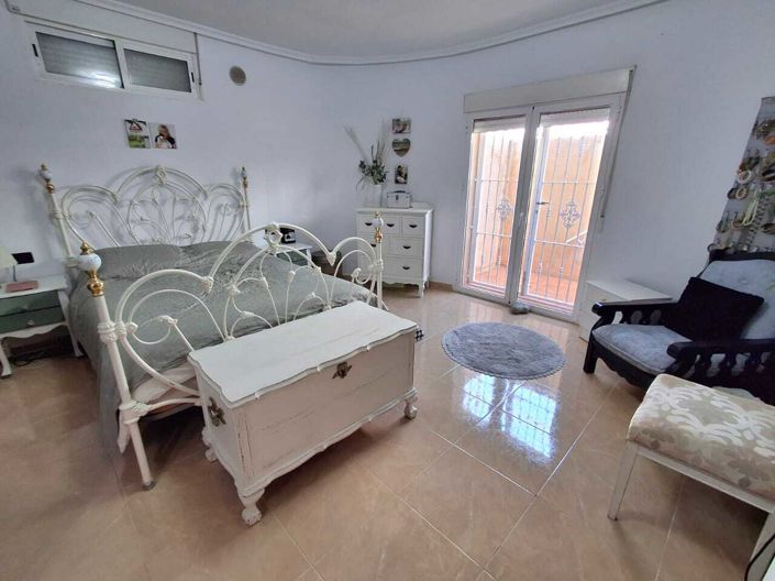 Image No.10-4 Bed Villa for sale