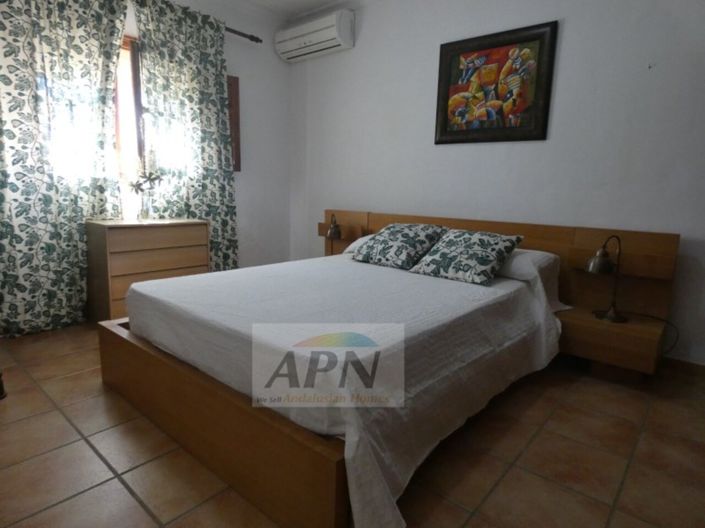 Image No.11-4 Bed Country House for sale