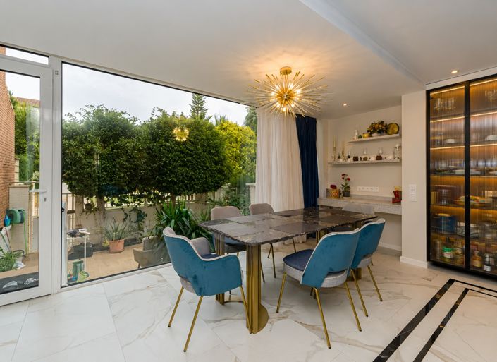 Image No.3-5 Bed Townhouse for sale