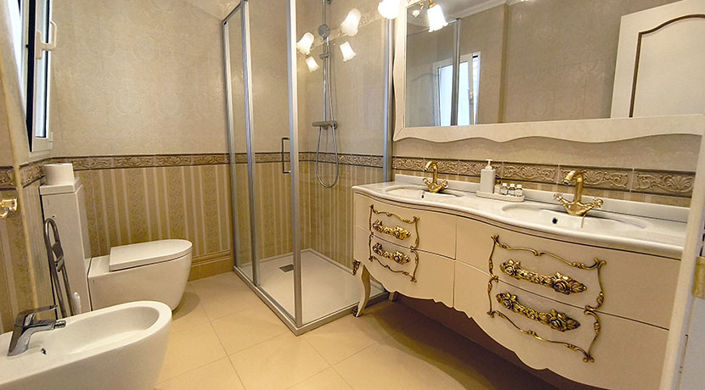 Image No.12-6 Bed Villa for sale