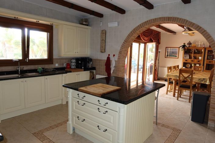 Image No.20-4 Bed Country House for sale