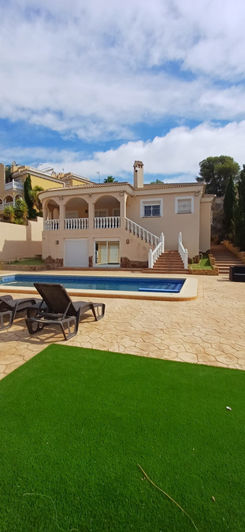 Image No.3-5 Bed Villa for sale