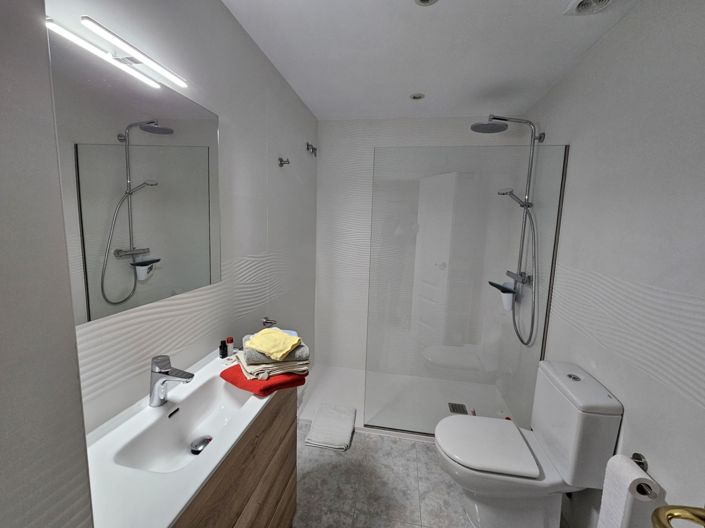 Image No.11-3 Bed Apartment for sale