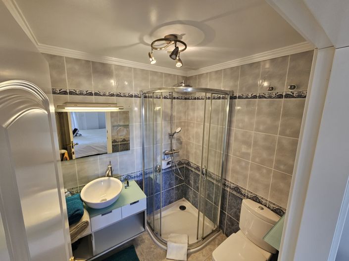 Image No.13-3 Bed Apartment for sale