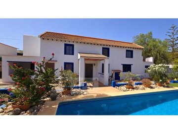 country-house-in-alora-1-large