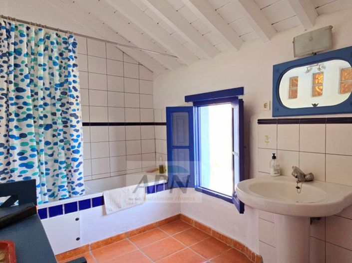 Image No.14-5 Bed Country House for sale