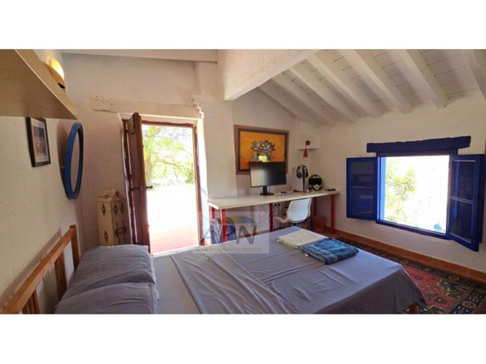 Image No.16-5 Bed Country House for sale