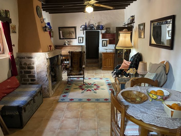 Image No.17-4 Bed Country House for sale