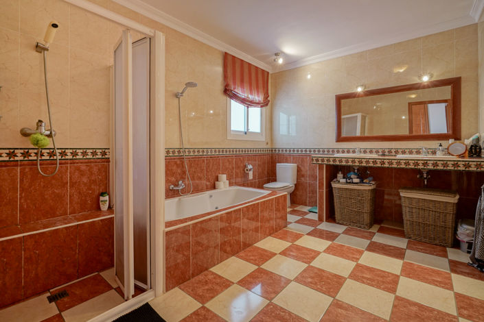 Image No.24-4 Bed Villa for sale