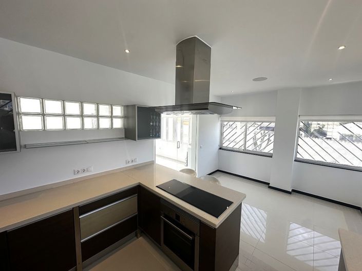 Image No.11-3 Bed Villa for sale