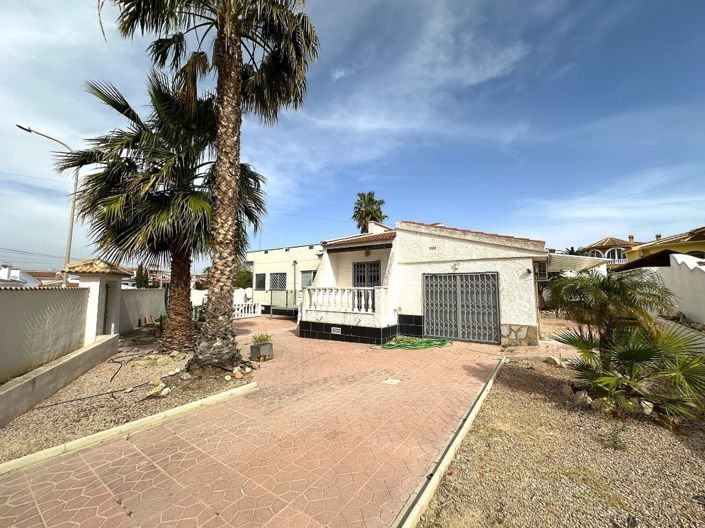 Image No.6-3 Bed Villa for sale
