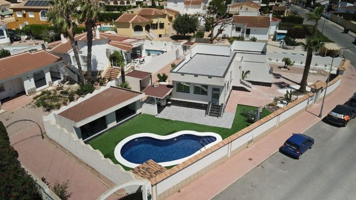 Image No.7-3 Bed Villa for sale