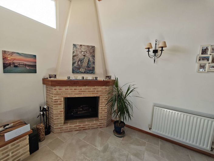 Image No.23-4 Bed Country House for sale
