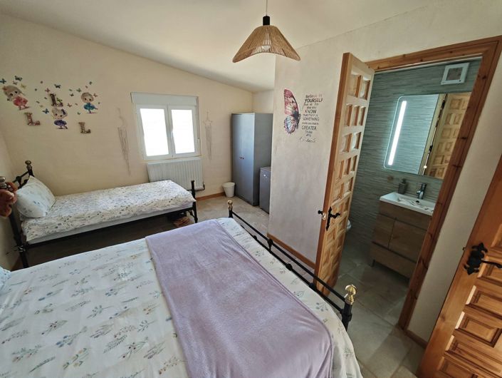 Image No.40-4 Bed Country House for sale