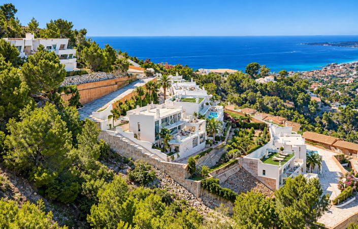 Image No.2-4 Bed Villa for sale
