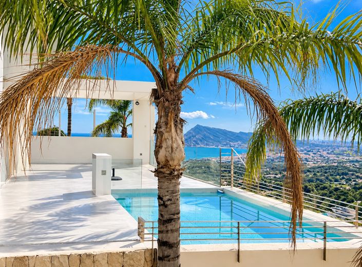 Image No.4-4 Bed Villa for sale