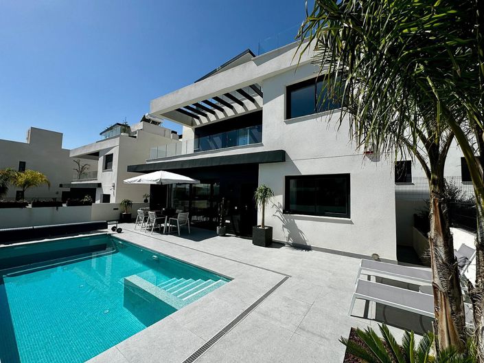 Image No.26-3 Bed Villa for sale