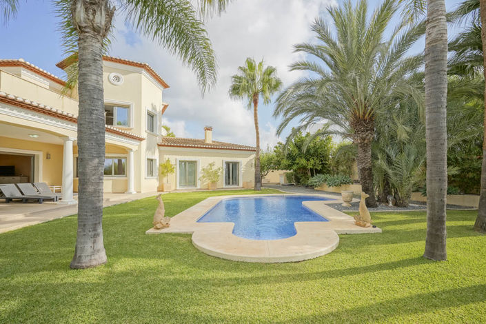 Image No.2-4 Bed Villa for sale