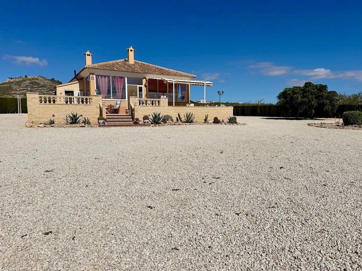 Image No.2-4 Bed Villa for sale