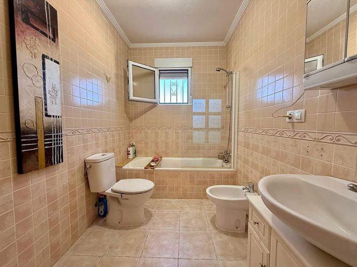 Image No.39-4 Bed Villa for sale