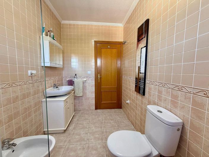 Image No.40-4 Bed Villa for sale