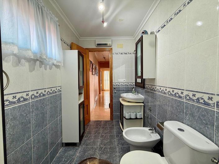 Image No.20-3 Bed Townhouse for sale