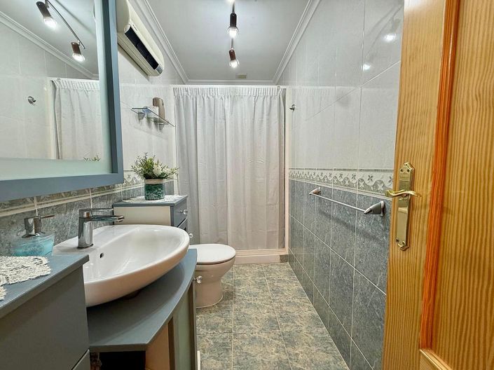 Image No.23-3 Bed Townhouse for sale