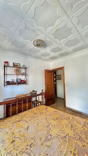 Image No.18-10 Bed Townhouse for sale