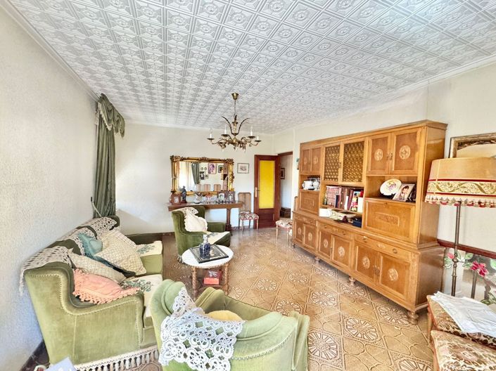 Image No.8-10 Bed Townhouse for sale