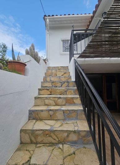 Image No.8-3 Bed Country House for sale