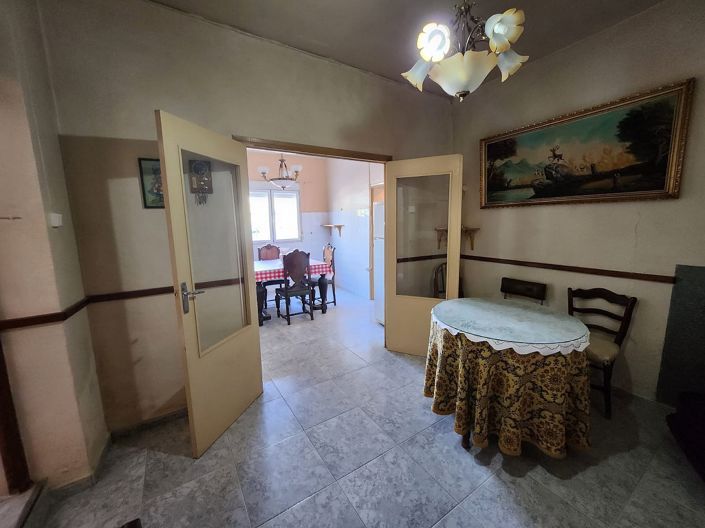 Image No.18-6 Bed Townhouse for sale