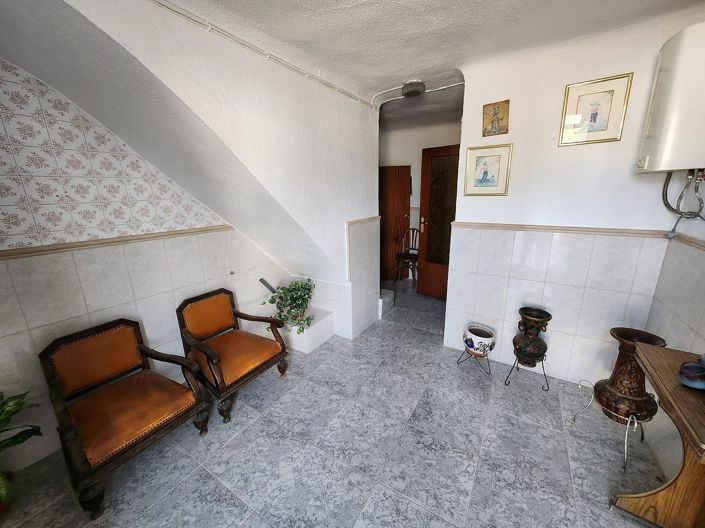 Image No.19-6 Bed Townhouse for sale