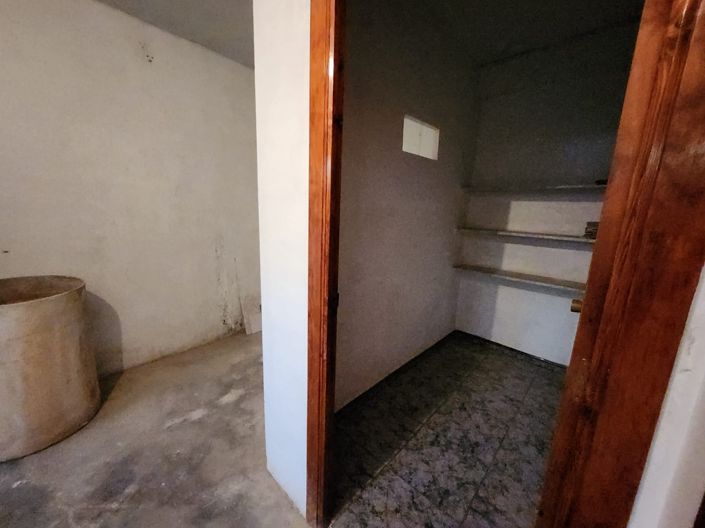 Image No.24-6 Bed Townhouse for sale