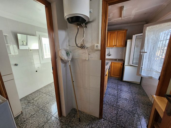 Image No.26-6 Bed Townhouse for sale